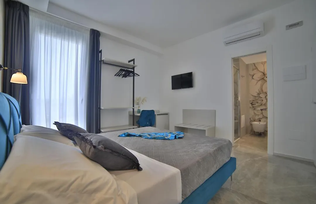 Calaluna Rooms-1