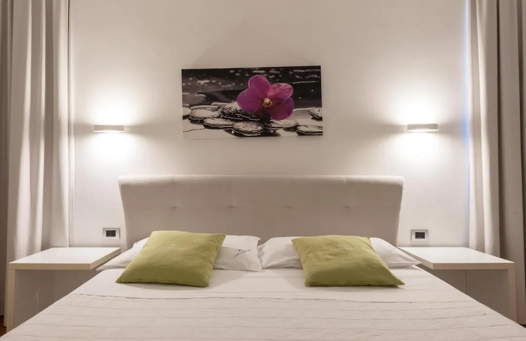 B&B White con Parcheggio Privato-1