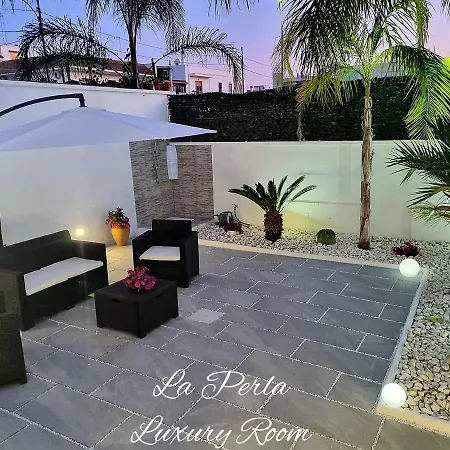 La Perla Luxury Room-2