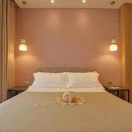 10 Catalani Rooms-3